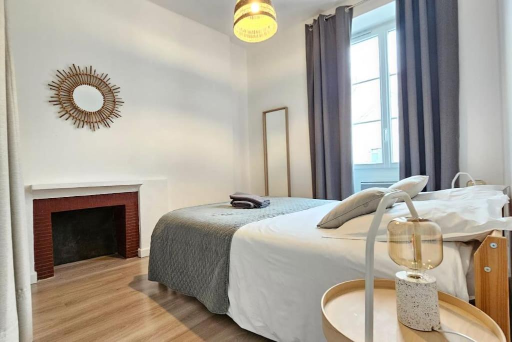 Superbe Appartement 2 Chambres Au Coeur De 波城 外观 照片
