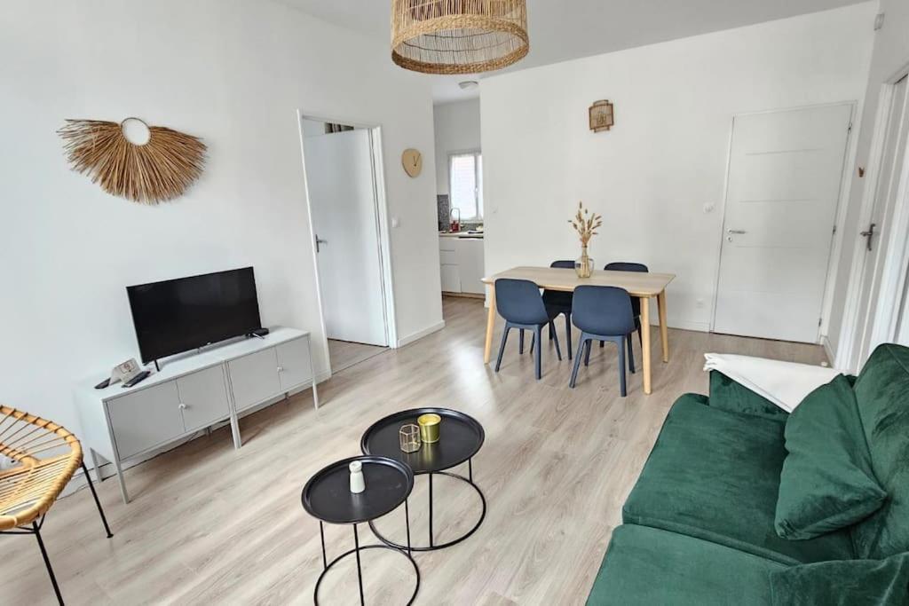 Superbe Appartement 2 Chambres Au Coeur De 波城 外观 照片