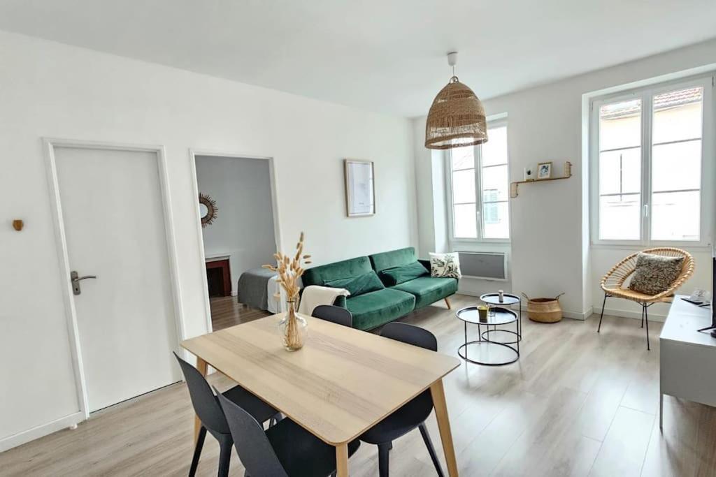 Superbe Appartement 2 Chambres Au Coeur De 波城 外观 照片