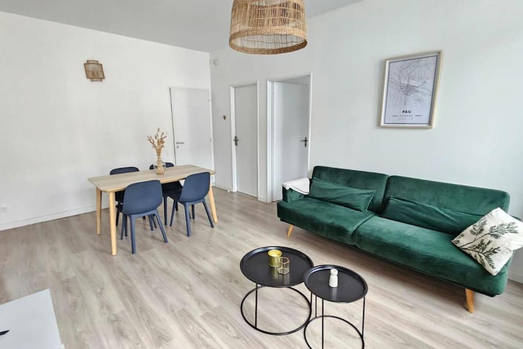 Superbe Appartement 2 Chambres Au Coeur De 波城 外观 照片